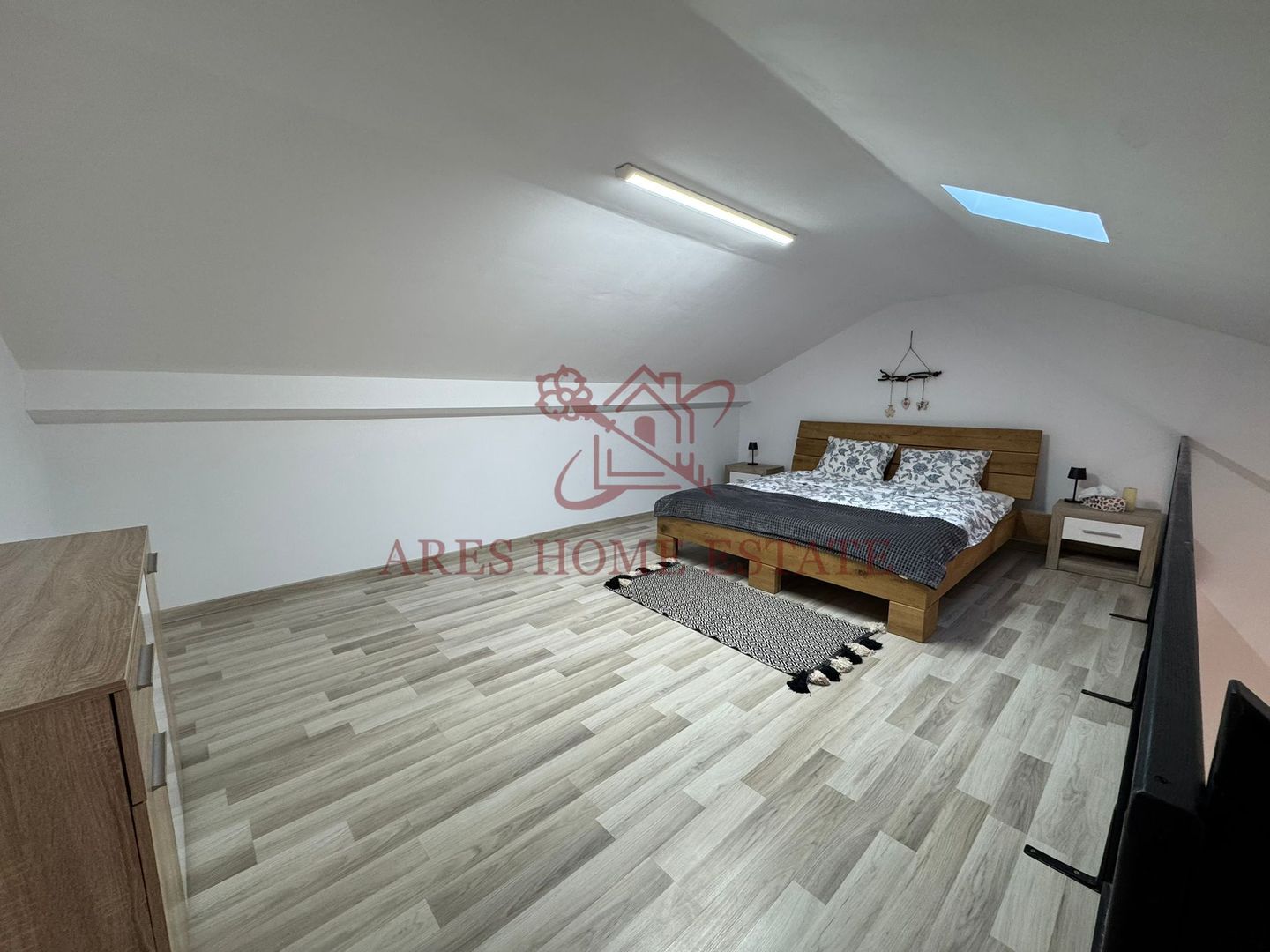 Apartament cu 2 camere, curte 120 mp, 2 locuri de parcare. - Poză 6