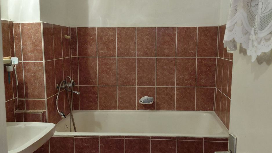 Aprtament 2 cam, Tig 1,et 3 si  un garaj mare langa bloc - Poză 7