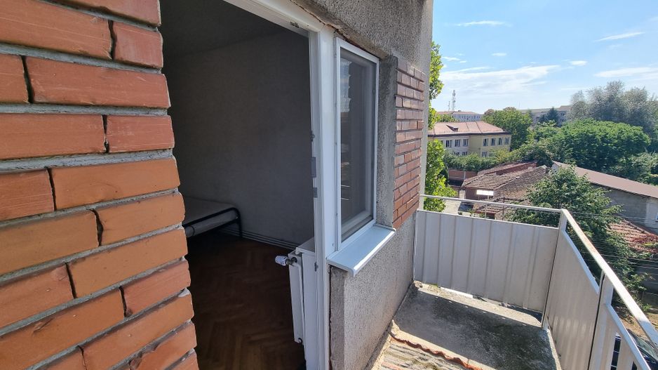 Girocului, et.3, 3 camere, 2 băi, centrală termică proprie - Poză 16