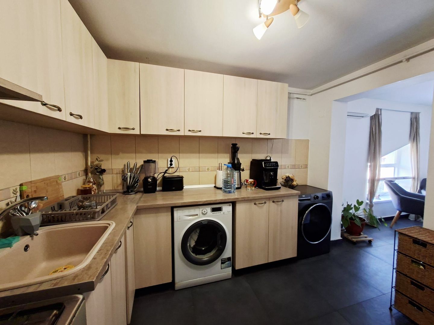 Apartament de vanzare in Buna Ziua | Parcare - Poză 1