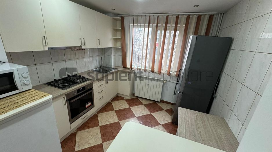 Apartament cu 4 camere in Nufarul - Poză 8