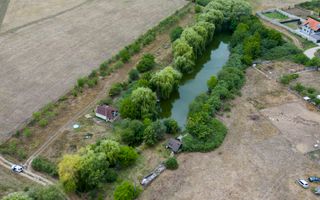 Teren de 7900 mp cu baltă de pescuit în Frumușeni - Poză 1