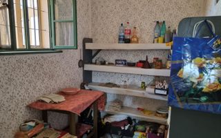 De vanzare casa cu 3 camere in Ciresu - Poză 11