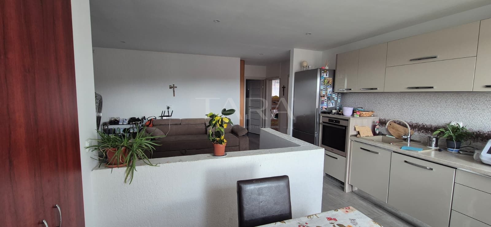 Apartament 3 camere – Florești, zona centrală - Poză 1