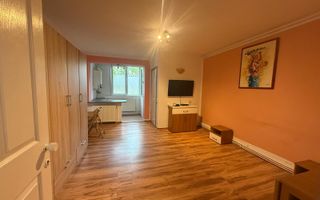 Garsonieră Astra – parter înalt, poziționată pe mijloc, cu beci și baie renovată - Poză 1