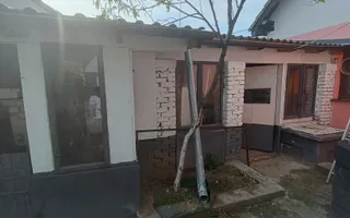 Casă de vanzare cu 4 camere 107 mpu pivnita anexe curte gradina Sebes - Poză 13