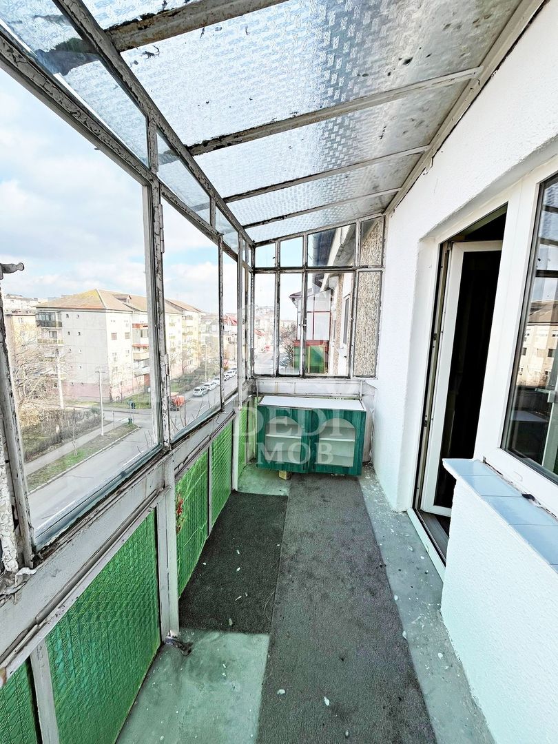 Apartament cu 3 camere de inchiriat zona Rogerius, Oradea - Poză 12