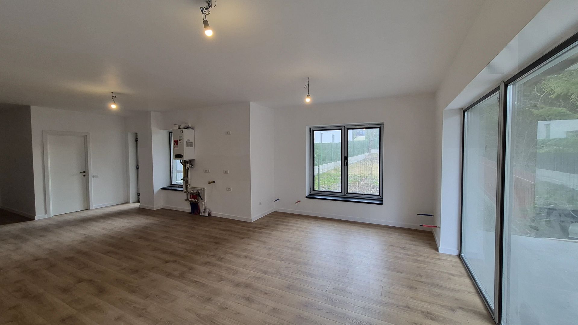 Apartament cu 2 camere 48,90 mp + 21,90 mp terasele + loc de parcare - Busteni - Poză 3