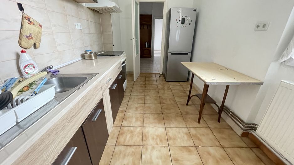 SPATIOS IN ZONA MEDICINEI -4 camere,garaj propriu si boxa - Poză 6