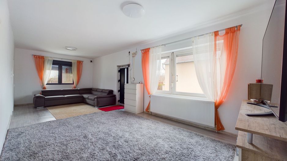 Casă nouă cu teren generos la graniță - Poză 7