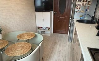 VANZARE APARTAMENT 2 CAMERE DECOMANDAT 1 DECEMBRIE 1918 TITAN BLOC 1978 - Poză 1