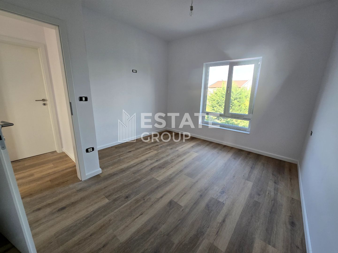 Duplex cu 5 camere despartit prin camera tehnica in Dumbravita - Poză 18