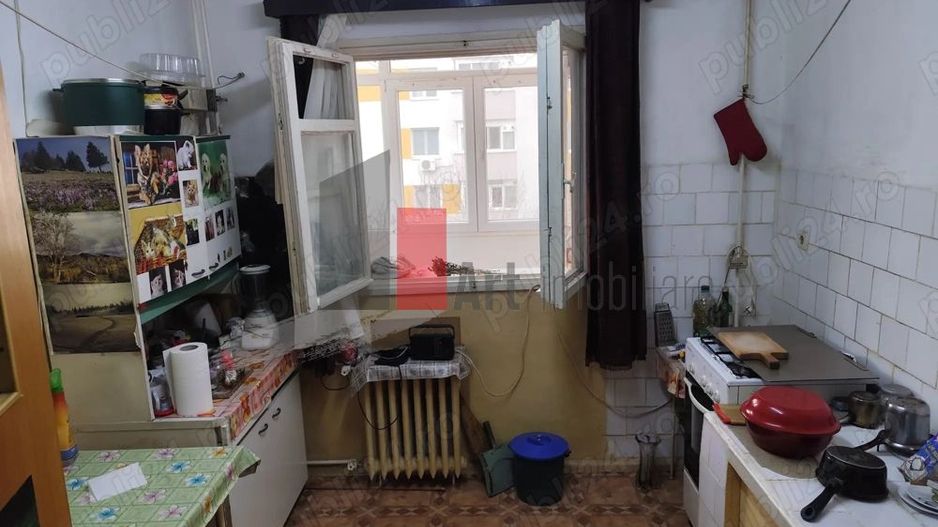 APARTAMENT 3 CAMERE-BARCA - Poză 5