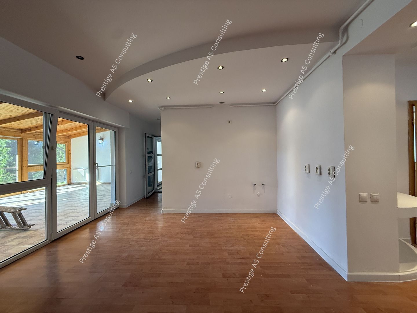 Proprietate versatila | 271 mp utili | renovata complet – Elisabetin, Porumbescu - Poză 3