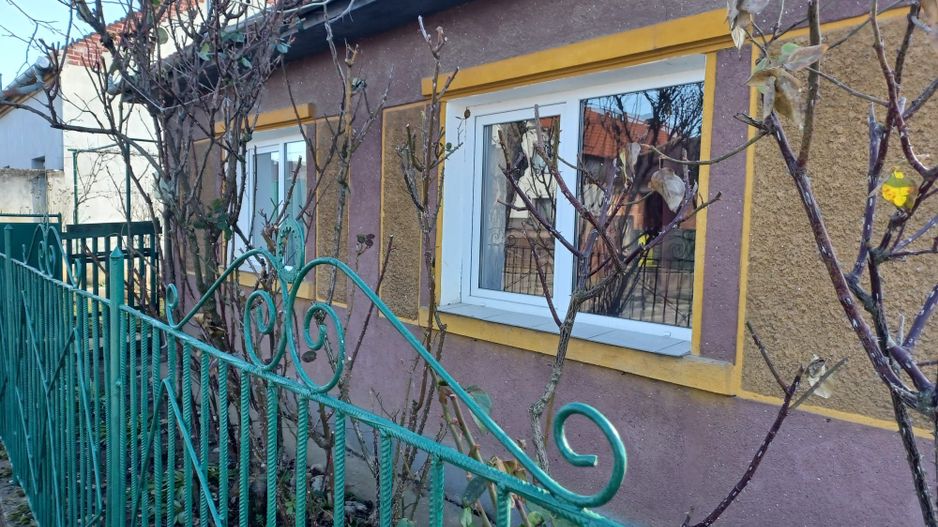 Casă Episcopia, teren 700 mp. 97 500 E (neg). Comision 0. - Poză 2