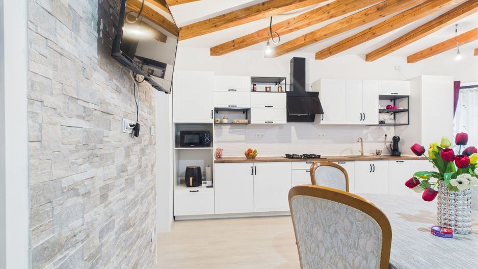 Casă Individuală cu spațiu comercial - Variaș - Poză 2