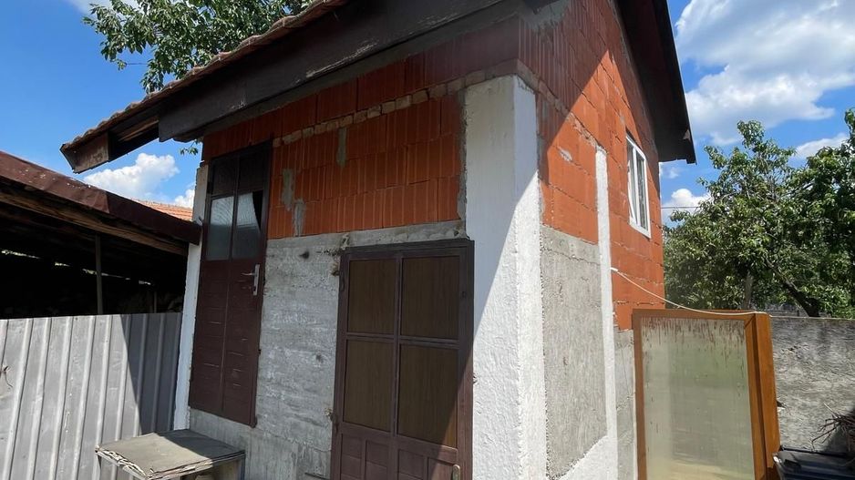 Oază de liniște aproape de Oradea | Casă renovată cu grădină și garaj - Poză 11