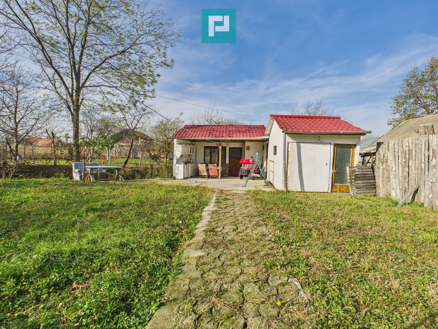 Casuță cu priveliște panoramică spre Cetatea Șiria - Poză 2