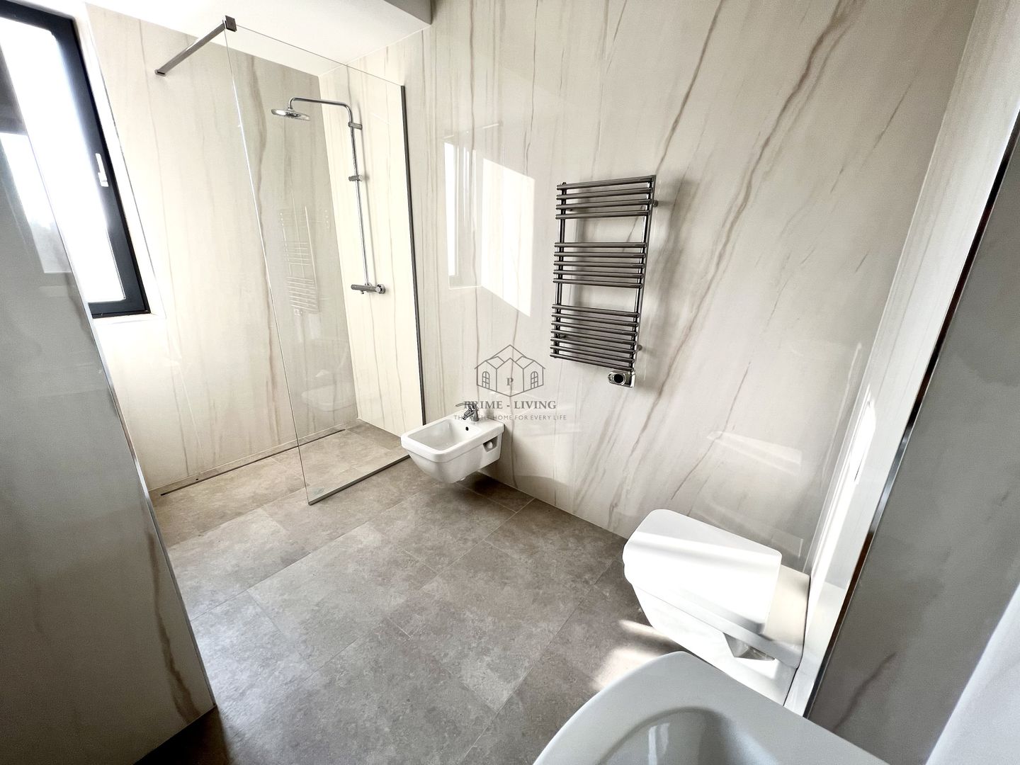 APARTAMENT DEOSEBIT CU 3 CAMERE LA VANZARE CU VEDERE LA LAC - Poză 9