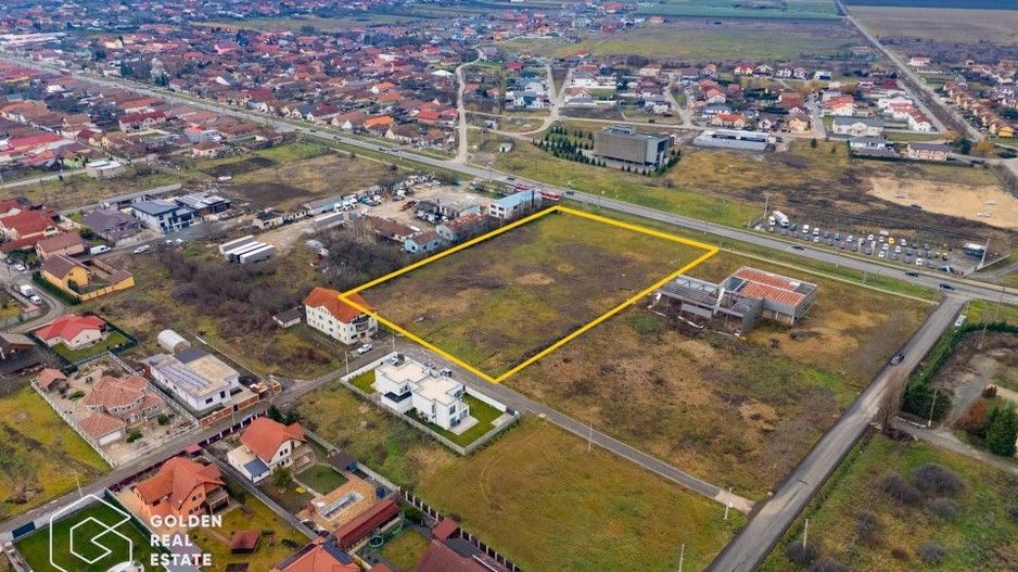 Oportunitate!Teren intravilan 10.000mp,Vladimirescu,perfect pentru bloc sau hala - Poză 4