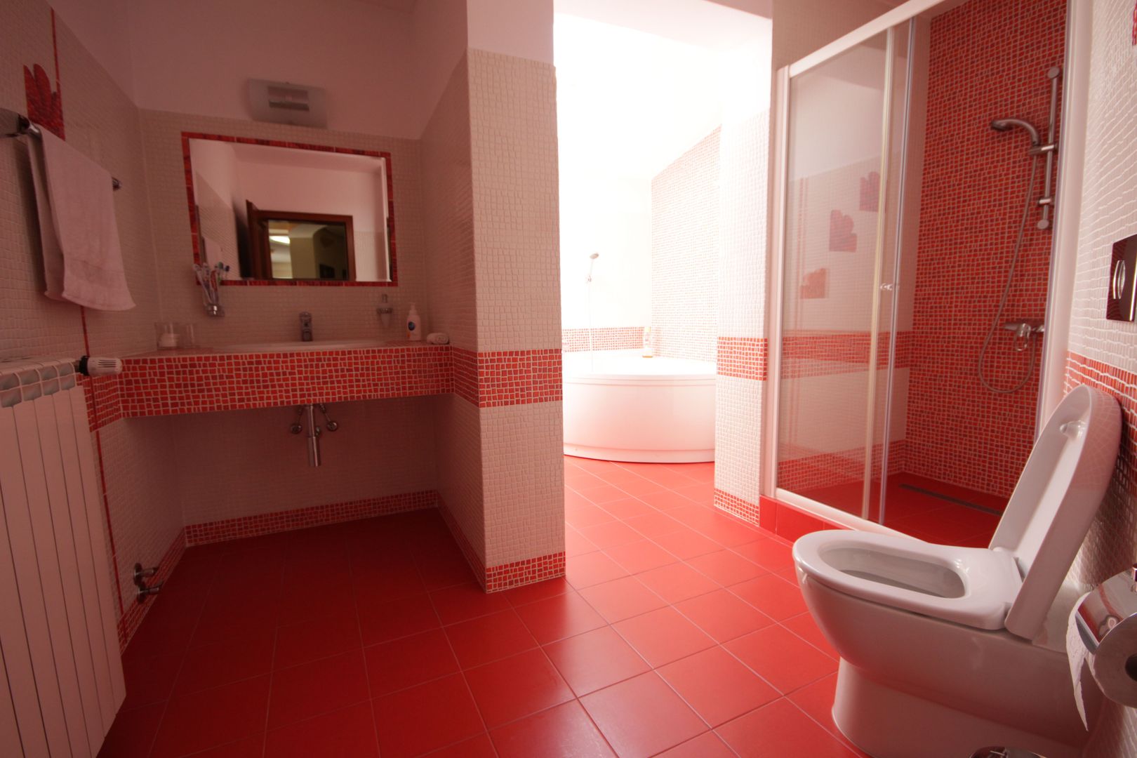 O casa deosebita cu Piscina - Poză 23