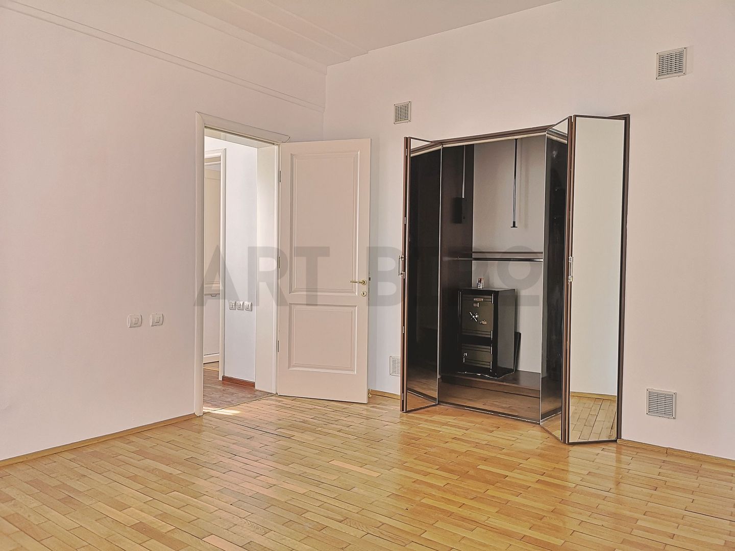 Zero comision, vila cocheta in zona Berzei, birou - comercial, 9' [M] - Poză 10