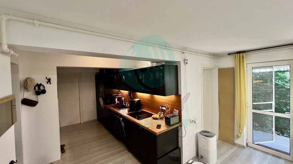 Bloc Boutique - 2 camere cu o mica curte si 2 bai - Poză 3