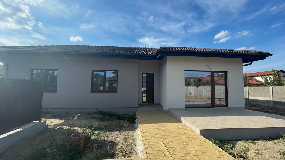 Duplex pe parter 4 camere - Mosnita Noua - Poză 1