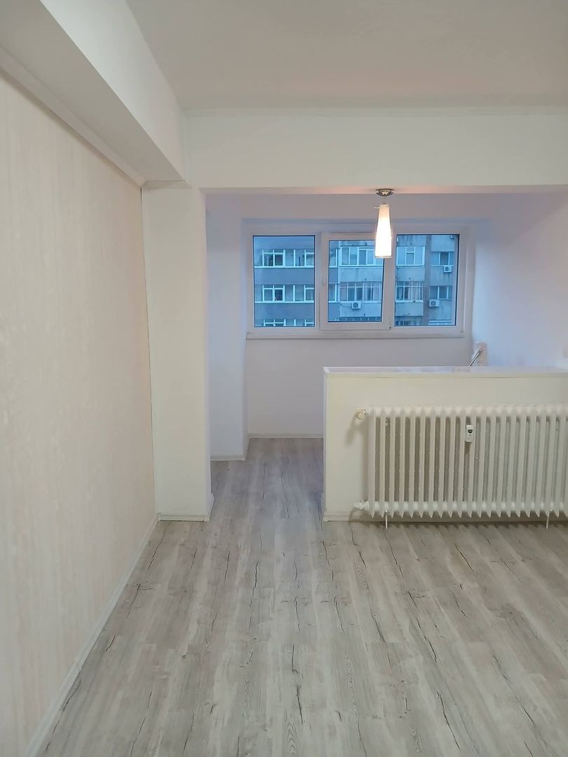 Apartament 3 camere de vanzare Pacii - Poză 1