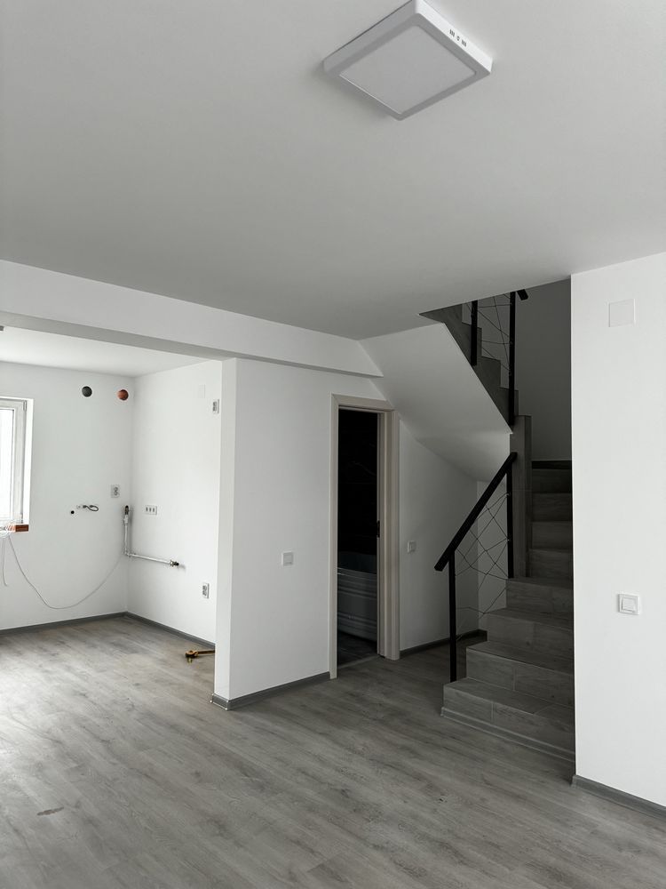 Casă triplex - garaj, pivnița, in Târgu Mureș - Poză 2