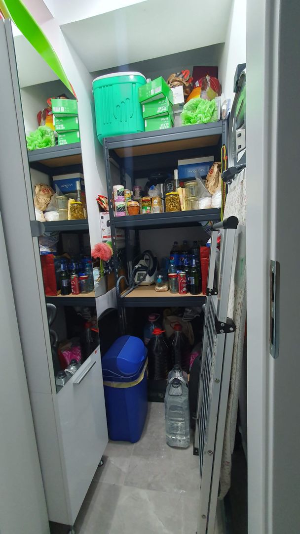 Bloc nou, Tractorul apartament mobilat la parter cu balcon si parcare - Poză 9