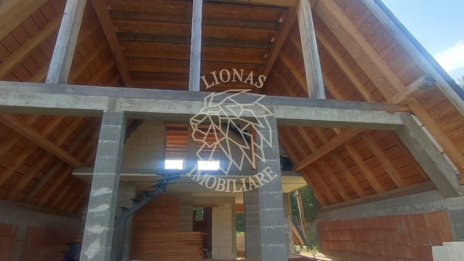 Cabana Finisata 160 mp -teren 4100 mp-Panorama spre Lac Colibita - Poză 5