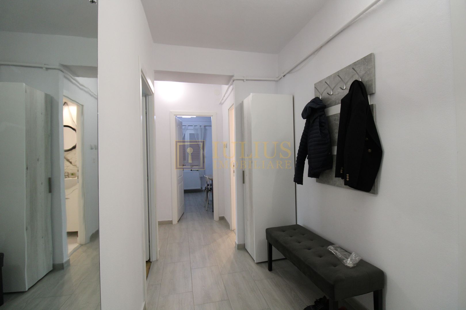 3 camere decomandate, balcon generos de 17 mp, bloc modernizat-Gh Lazăr - Poză 35