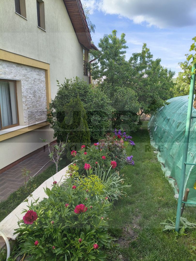 Casa individuala 270 mp, teren 885 mp, toate utilitatile, Chinteni - Poză 3