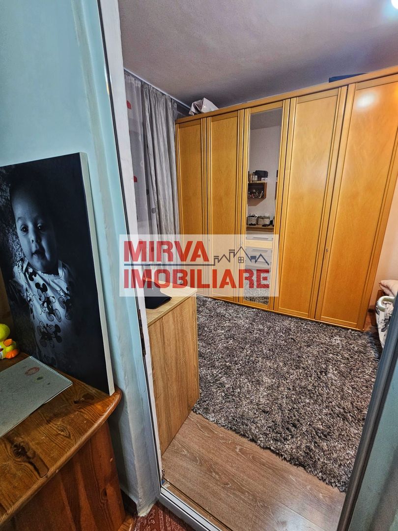 Apartament 2 camere – Central / Urlați – Etaj 2, balcon închis - Poză 2