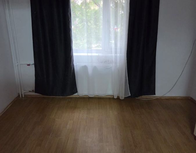 Inchiriez apartament 4 camere, Vitan, nemobilat, cu loc de parcare - Poză 2