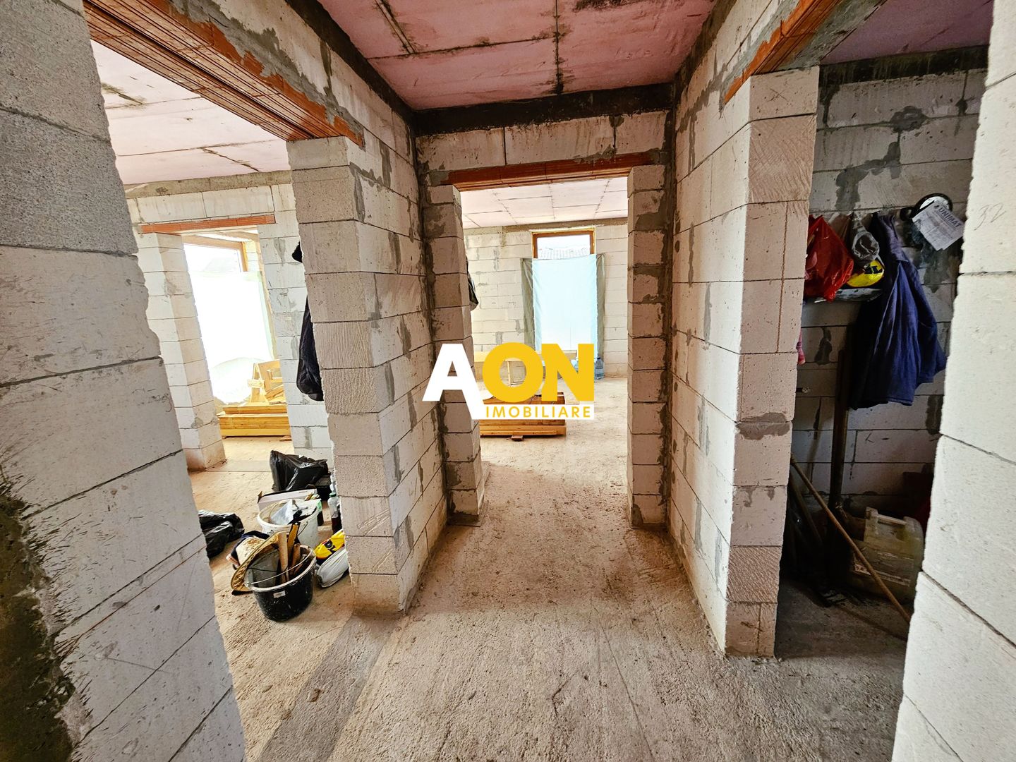 Casa la rosu, 4 camere, 301 mp teren, P+1, zona Alba-Micesti - Poză 8