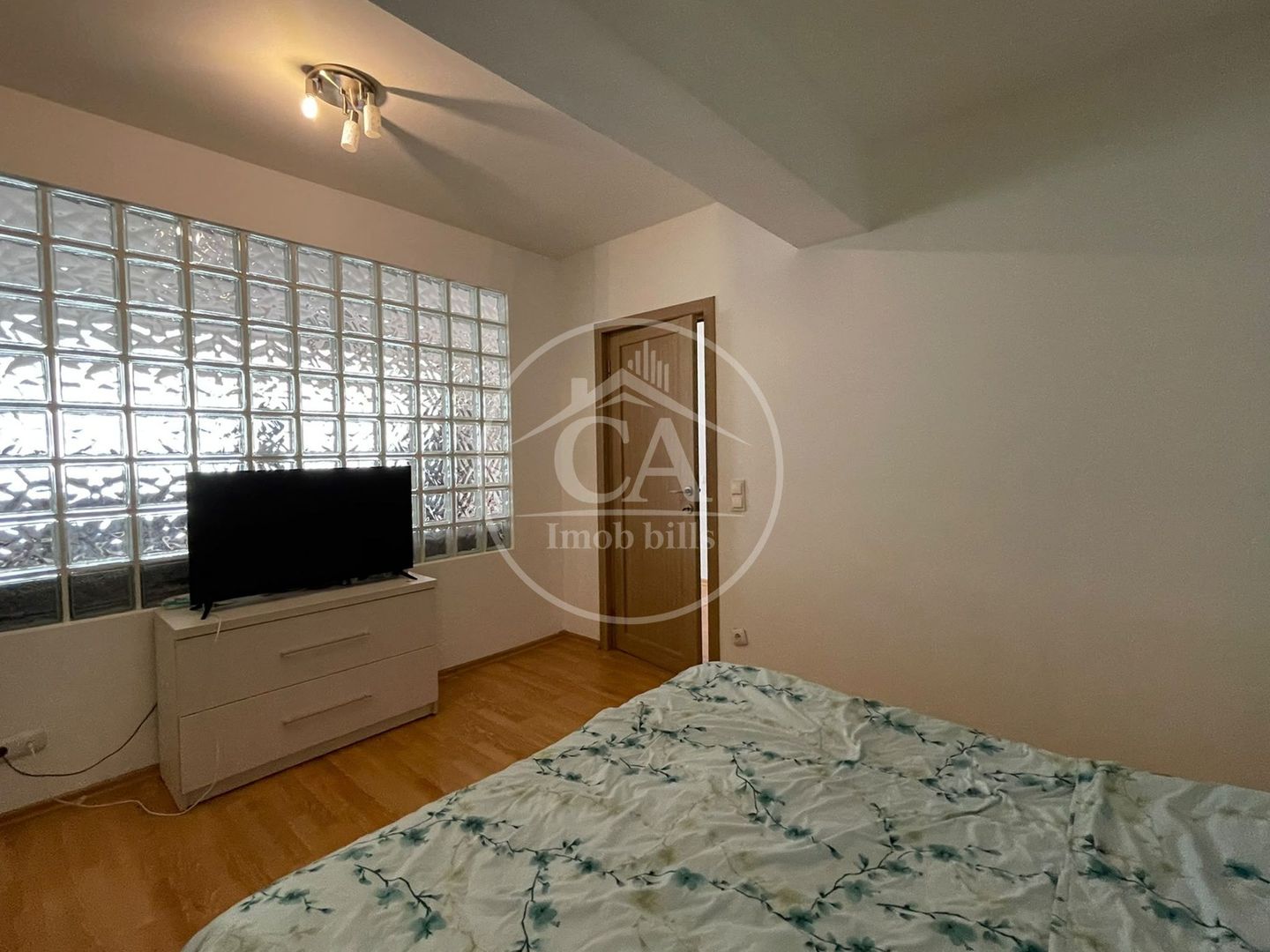 Apartament cu 3 camere de vanzare în Zona Nufărul, Oradea - Poză 3