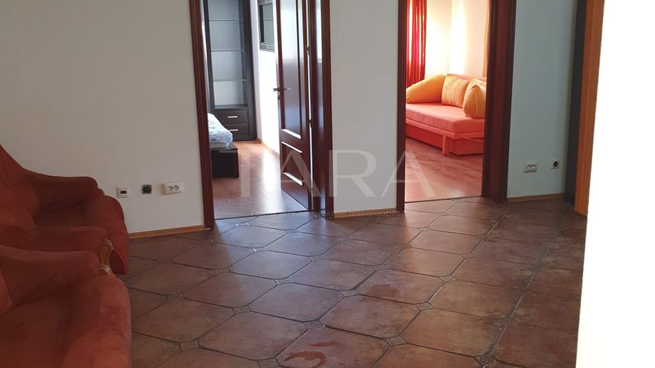 Apartament cu 3 camere în Gruia – liniște, verdeață și garaj! - Poză 5