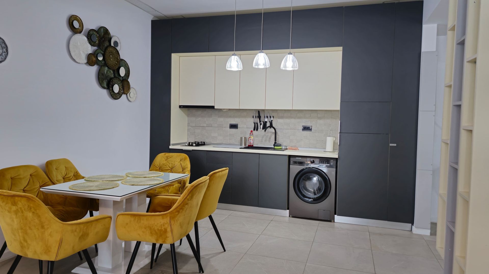 Inchiriere 2 camere  – Sea On, Mamaia Nord | Vedere directă la mare I Parcare - Poză 10