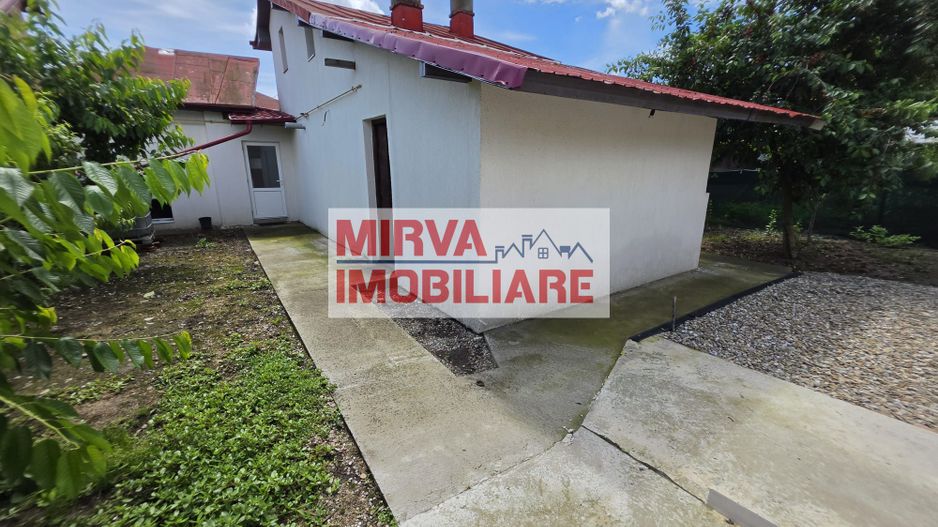 🏡 Casă renovată cu 6 camere, teren 557 mp – Berceni, Prahova - Poză 15