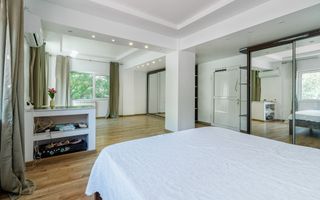 Casa cu curte | Cladire pentru activitati comerciale si servicii - Poză 4