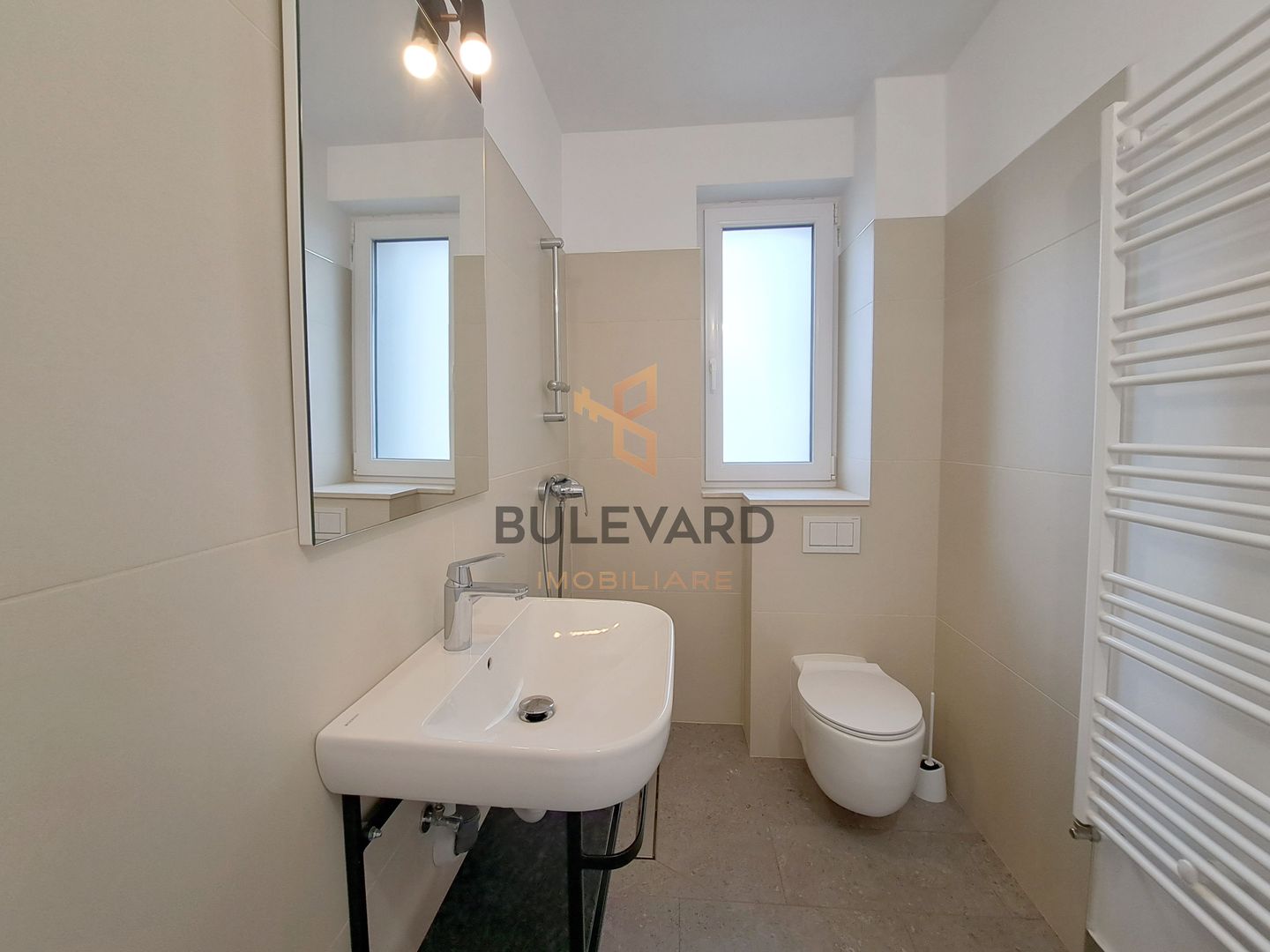 Apartament 3 camere, ultrafinisat, parcare, cartier Europa - Poză 12