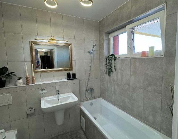 Lipovei | 2 Camere Elegante | Mobilat Complet | Decomandat. - Poză 16