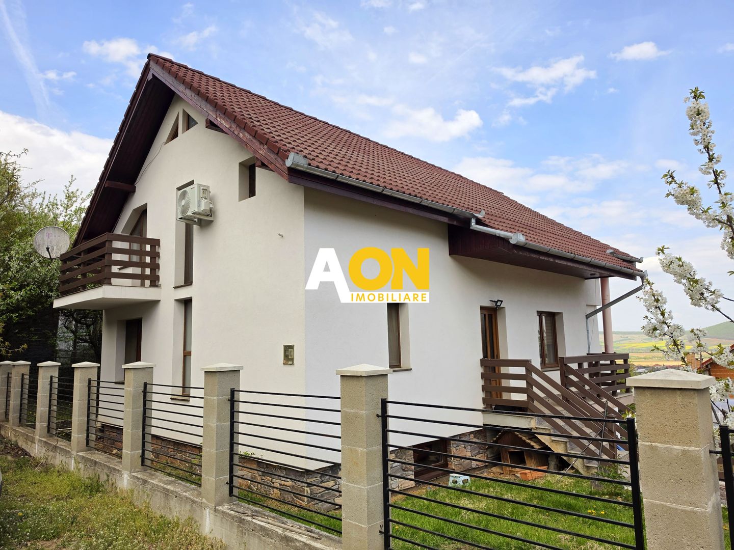 Casă cu 4 camere cu garaj, teren 619 mp, Alba Iulia - zona Micești - Poză 2
