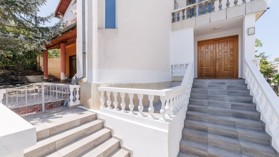 Proprietate multifunctionala | Doua cladiri | 581 mp | Pitesti - Poză 32