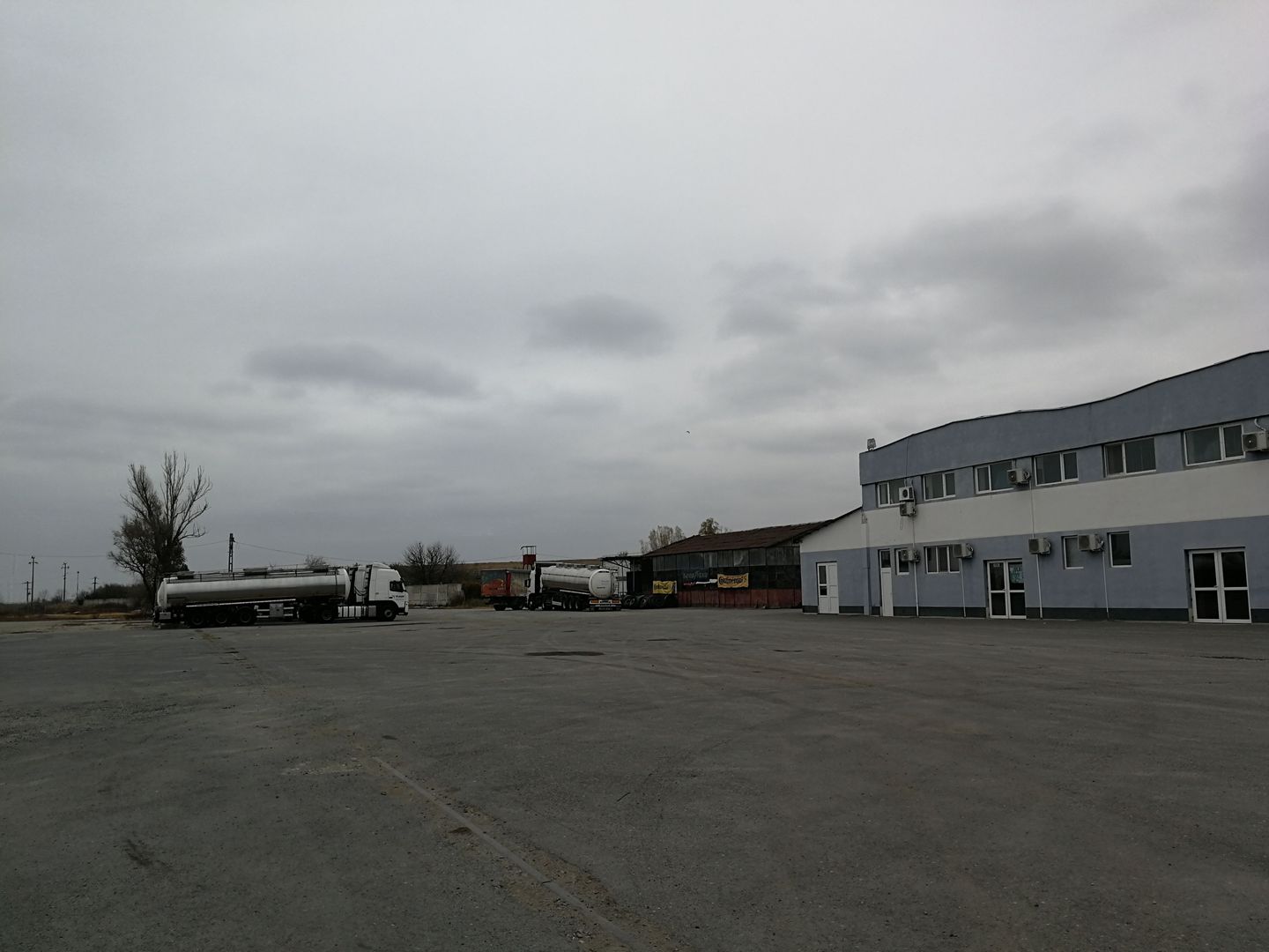 Teren si spatiu industrial Slobozia - Poză 2