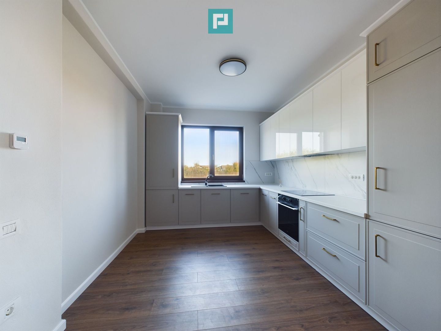 Duplex 1/2 în Moşniţa Nouă - Poză 2