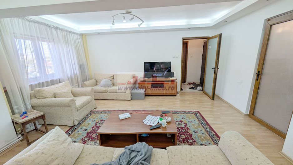 Vanzare Apartament 3 camere Curtea de Arges, Judetul ARGES - Poză 24