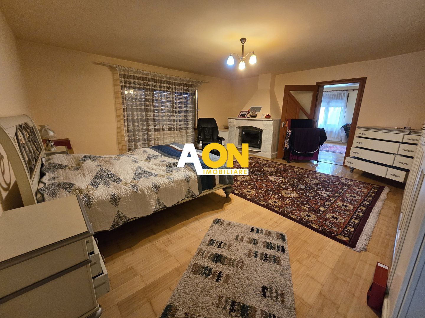 Vila cu 6 Camere,  Zona Centrala - Poză 9